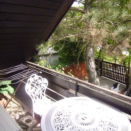 Garden Etterem Kavezo Es Panzio Tahitotfalu Exterior photo